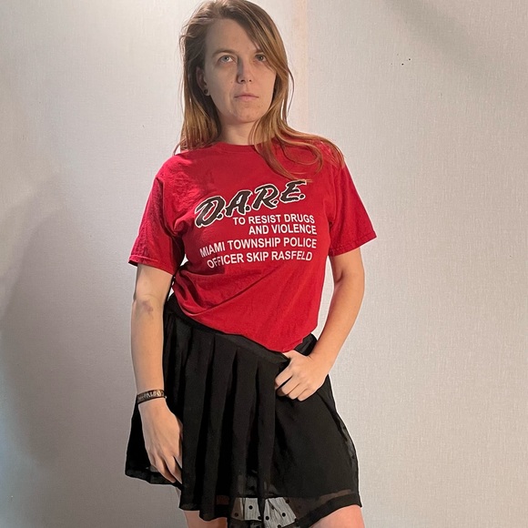Red vintage 90s DARE t-shirt! - Picture 2 of 4